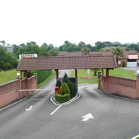 מוטל Cancun Oviedo